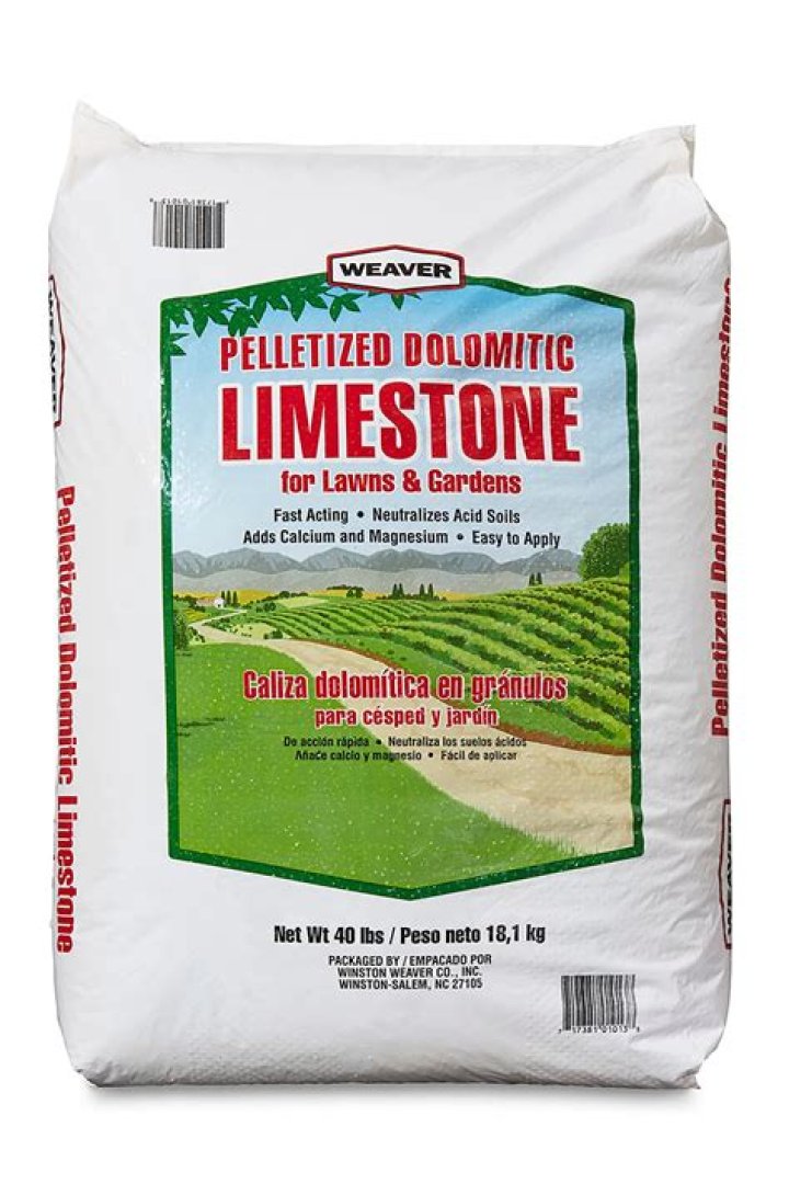 Will lime on lawn hurt dogs?
